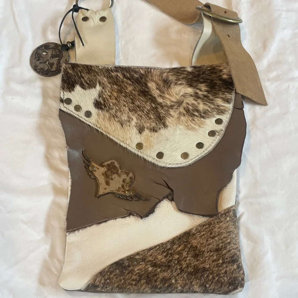 White buffalo creations leather crossbody bag